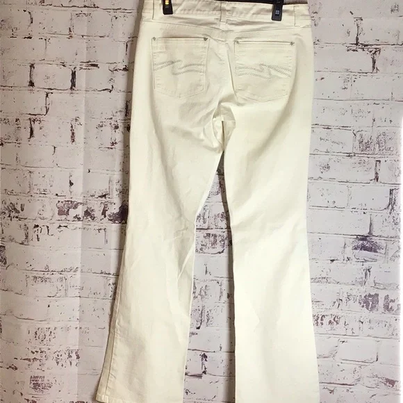 NWOT White House Black Market Blanc Boot Leg White Size 8 Woman's Jeans - Picture 4 of 7
